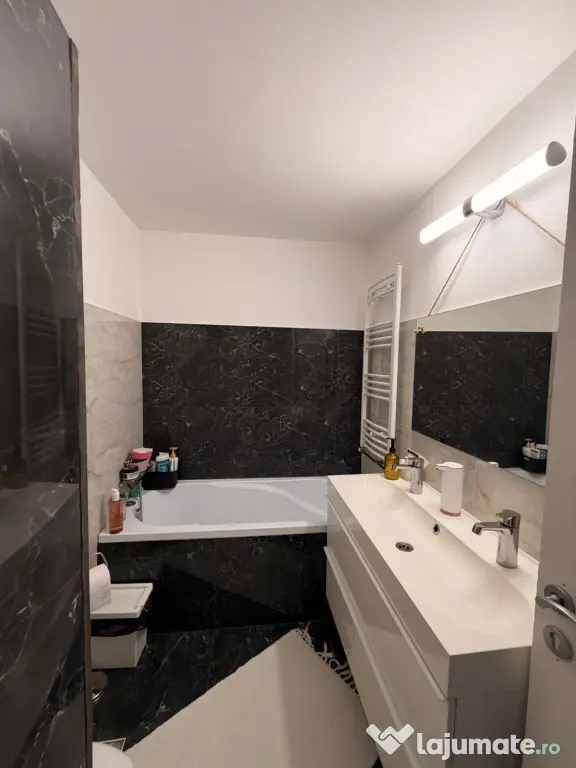 Codlea | 3 camere, 82 mp, 2 băi | Curte comuna | Renovat | Proprietar Comision 0