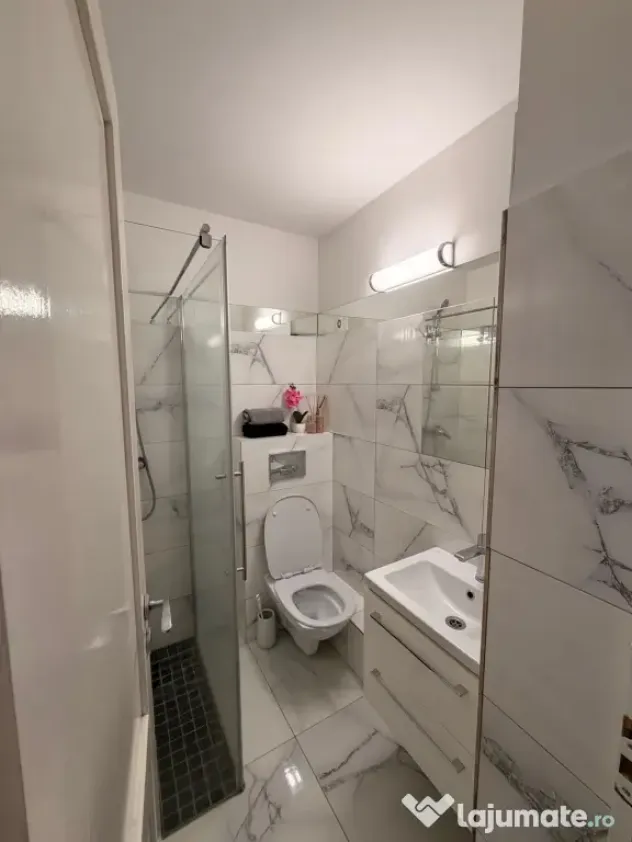 Codlea | 3 camere, 82 mp, 2 băi | Curte comuna | Renovat | Proprietar Comision 0