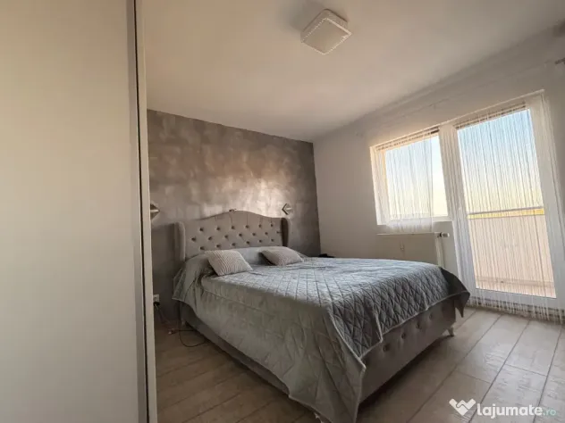 Codlea | 3 camere, 82 mp, 2 băi | Curte comuna | Renovat | Proprietar Comision 0