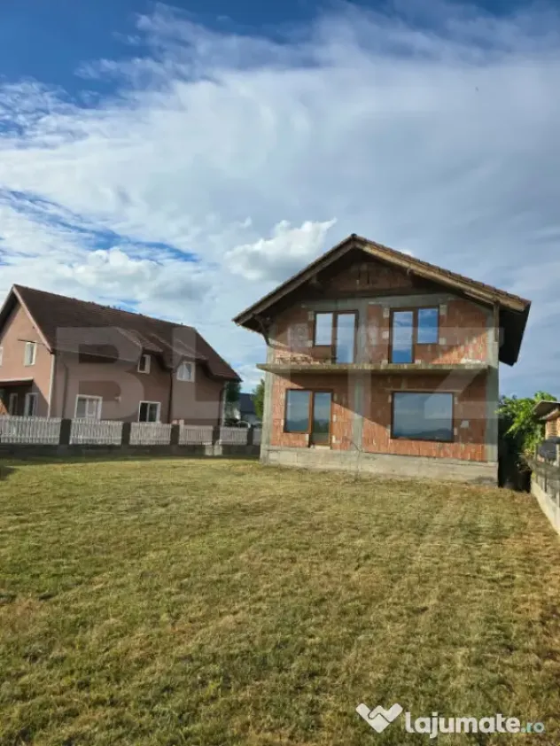 CASA MODERNA 155 MP UTILI LA 10 MIN. DE DEVA SITUATĂ ÎN SA - Saulesti (Hunedoara)