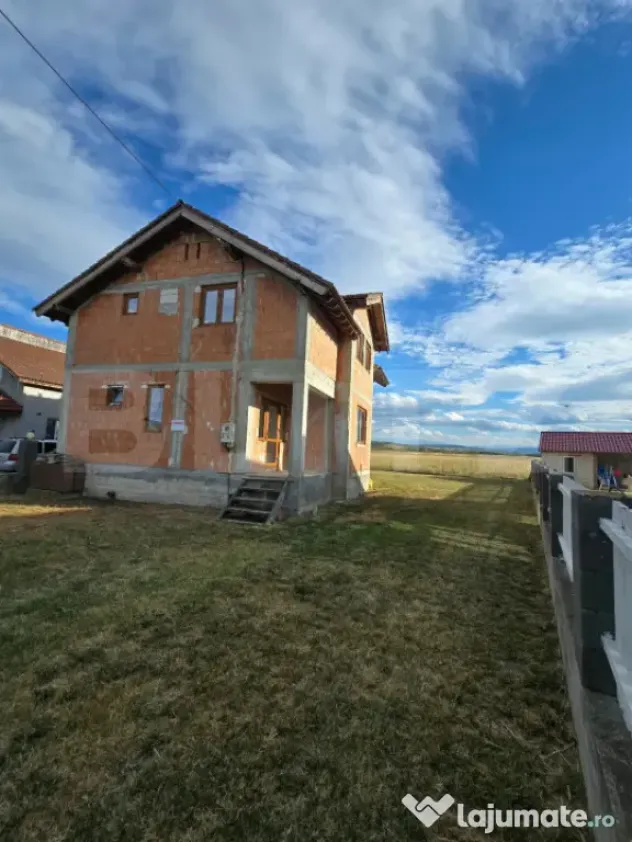 CASA MODERNA 155 MP UTILI LA 10 MIN. DE DEVA SITUATĂ ÎN SA - Saulesti (Hunedoara)