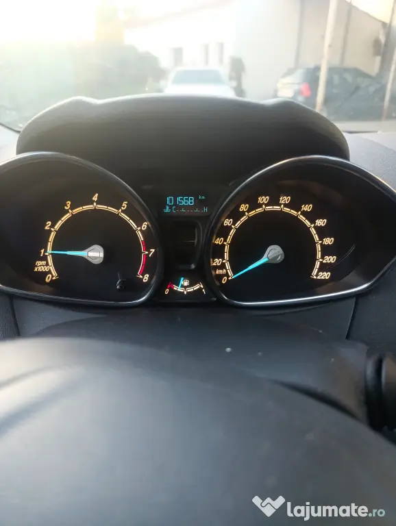 Ford fiesta 6 2015