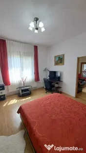 Casa individuala cu 4 camere si 2 bai, aproape de Iulius Mal