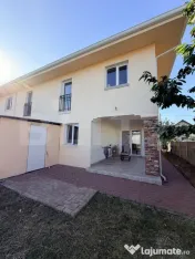 Duplex cu 130 mp utili și curte generoasă, în Dumbrăviț 