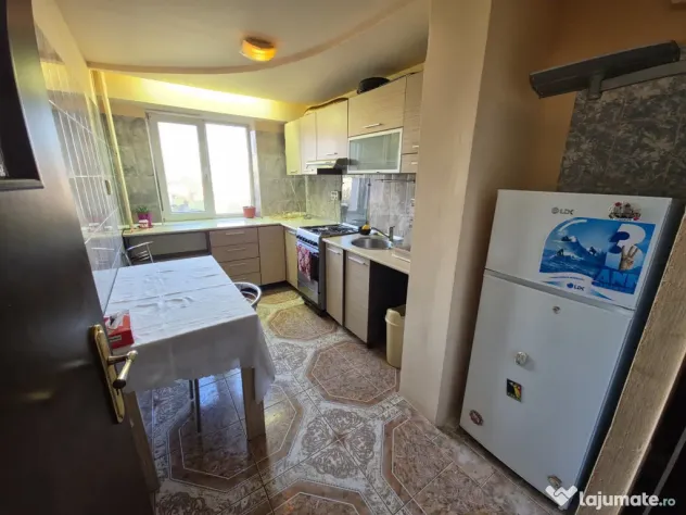 Tomis 3 apartament 3 camere decomandat Bd. Tomis - Constanta (Constanta)
