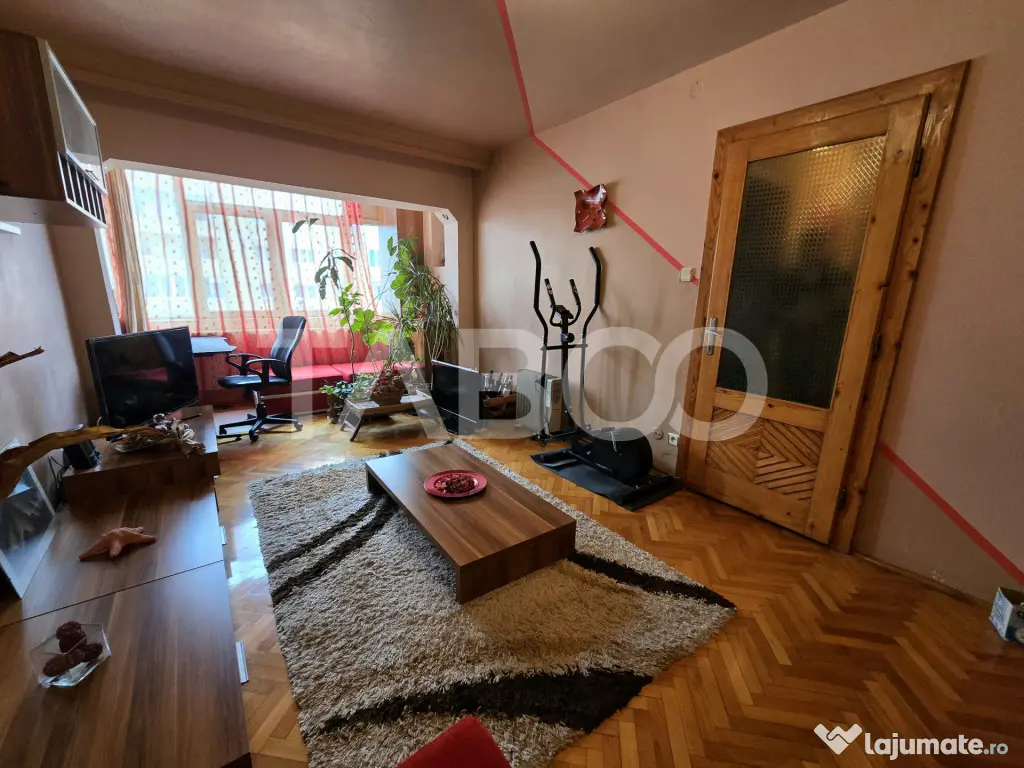 Apartament decomandat de vanzare etaj intermediar lift Vasil - Sibiu (Sibiu)