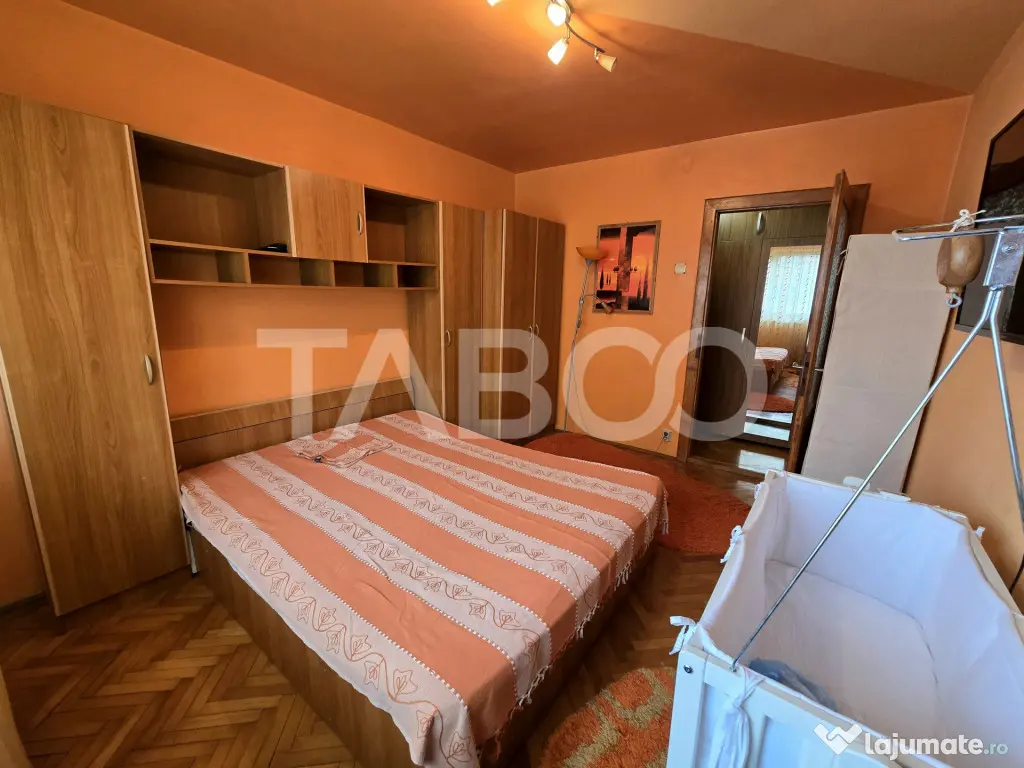 Apartament decomandat de vanzare etaj intermediar lift Vasil - Sibiu (Sibiu)