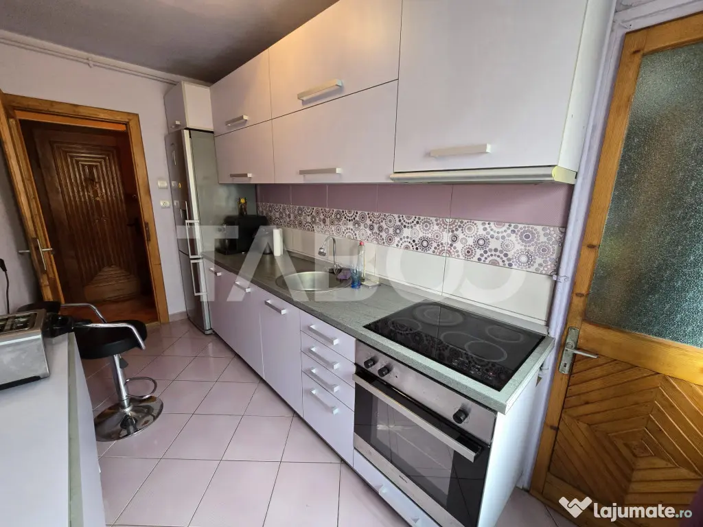 Apartament decomandat de vanzare etaj intermediar lift Vasil - Sibiu (Sibiu)
