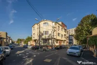 Zona C Calarrasilor ,apartament în imobil interbelic