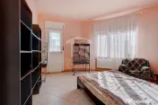 Zona C Calarrasilor ,apartament în imobil interbelic