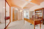 Zona C Calarrasilor ,apartament în imobil interbelic
