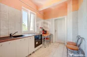 Zona C Calarrasilor ,apartament în imobil interbelic