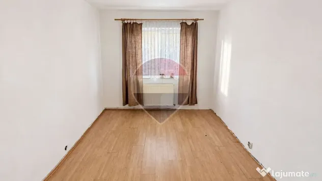 Apartament cu 3 camere de vânzare – Strada Victoriei, Baia Mare - Baia Mare (Maramures)