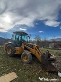 Vând Buldoexcavator Komatsu WB97R 
