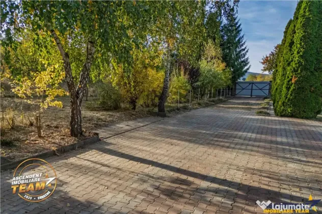 Vila familiala P M. domeniu de 2.661mp, livada, terasa incal - Brasov (Brasov)