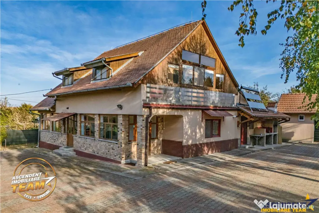 Vila familiala P M. domeniu de 2.661mp, livada, terasa incal - Brasov (Brasov)