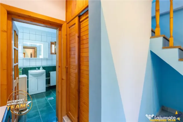 Vila familiala P M. domeniu de 2.661mp, livada, terasa incal - Brasov (Brasov)