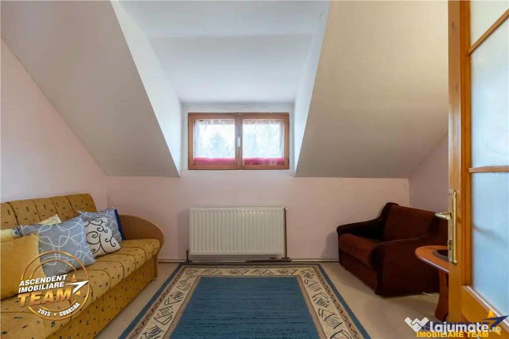 Vila familiala P M. domeniu de 2.661mp, livada, terasa incal - Brasov (Brasov)