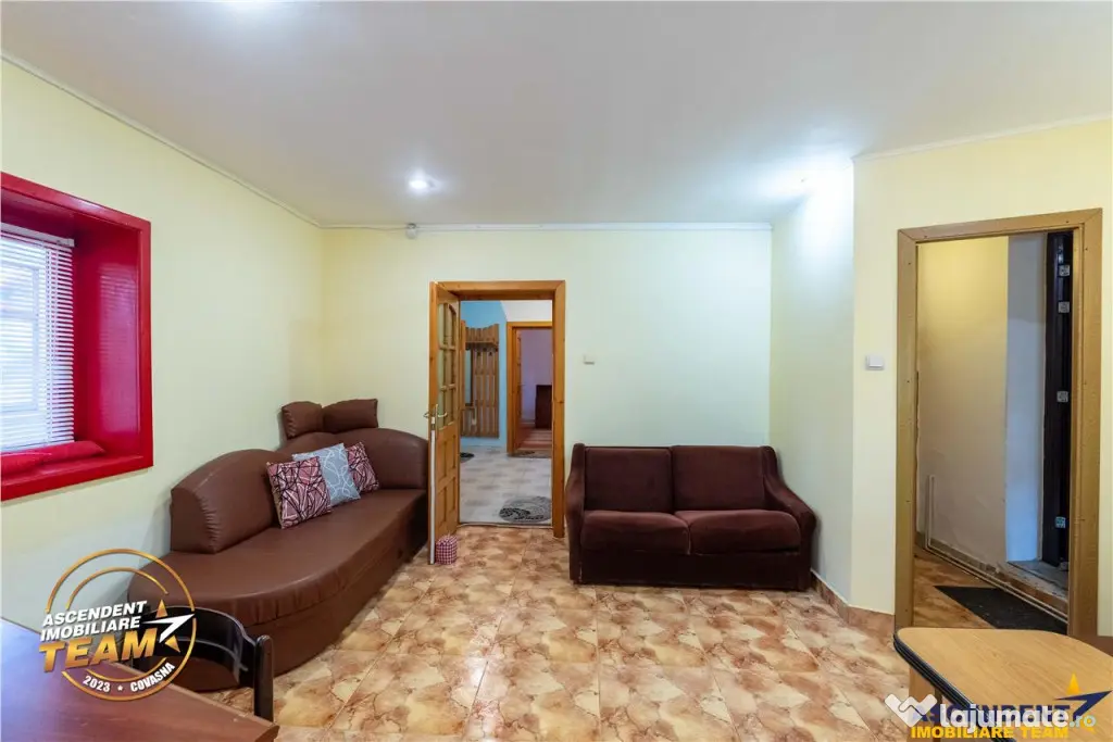 Vila familiala P M. domeniu de 2.661mp, livada, terasa incal - Brasov (Brasov)