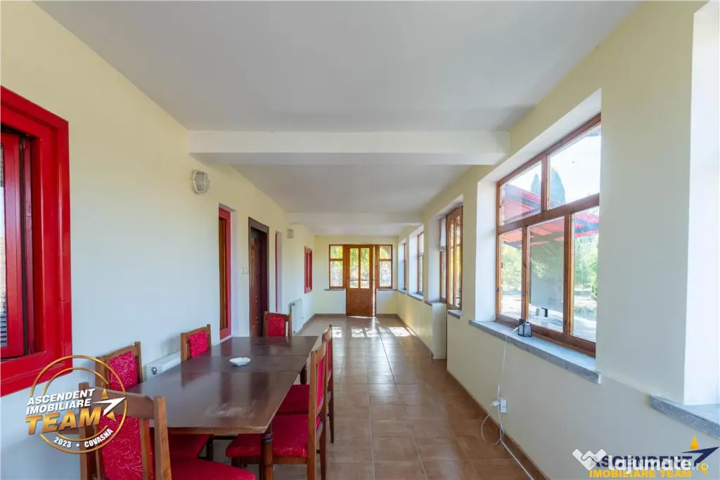 Vila familiala P M. domeniu de 2.661mp, livada, terasa incal - Brasov (Brasov)