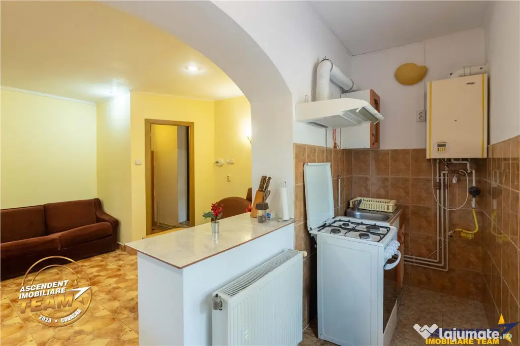 Vila familiala P M. domeniu de 2.661mp, livada, terasa incal - Brasov (Brasov)