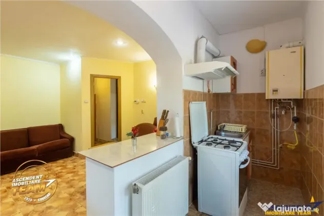 Vila familiala P M. domeniu de 2.661mp, livada, terasa incal - Brasov (Brasov)