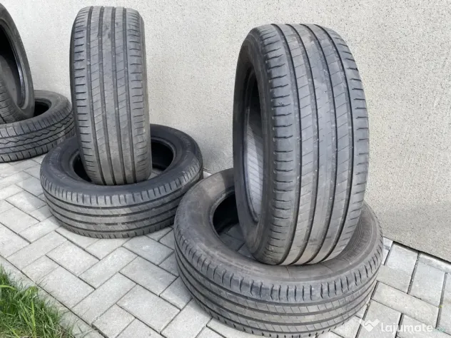 Anvelope 235/60R18 vară și iarnă (8 bucăți)