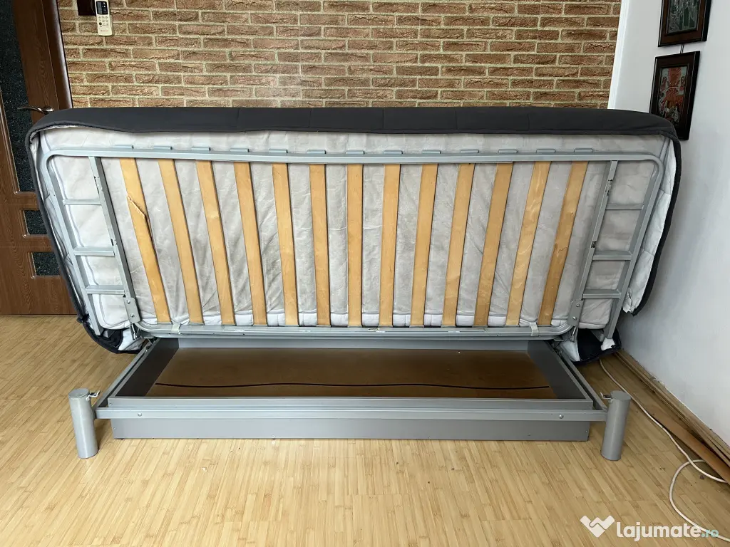 Canapea extensibila 3 locuri IKEA 140 x 200 cm cu lada depozitare
