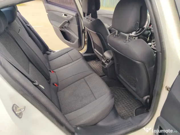 Vând Peugeot 508