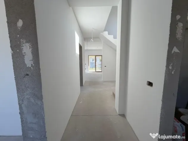 COMISION 0 | Casa individuala | Toate utilitatile | Curte ge - Sacalaz (Timis)