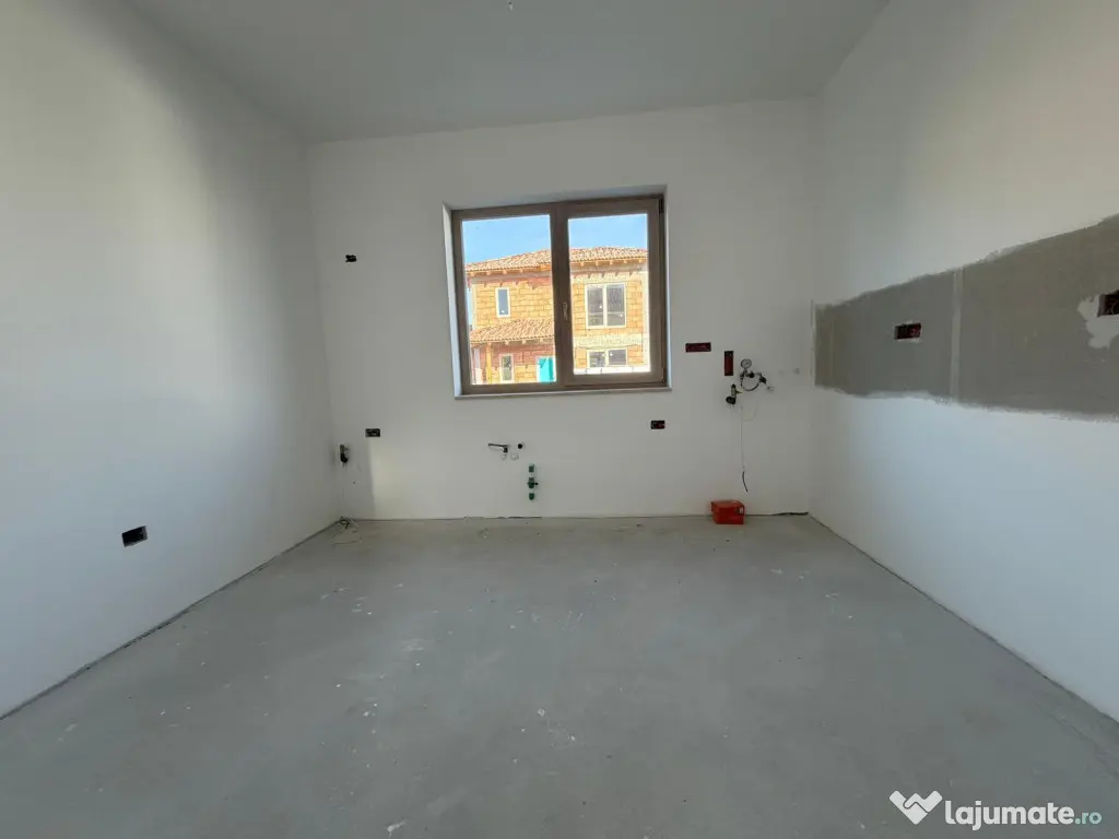COMISION 0 | Casa individuala | Toate utilitatile | Curte ge - Sacalaz (Timis)
