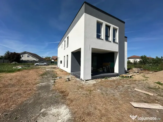 Duplex | Parter + Etaj | Toate utilitatile | Curte generoasa - Sacalaz (Timis)