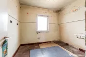 Apartament decomandat, 2 camere, Alfa, la 2 pași de stația de tramvai 