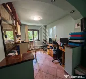 Apartament de vanzare cu 3 camere, parter, zona Aradului 