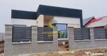 Casă parter, 4 camere, încălzire pardoseală, curte cu gazon și aspersoare