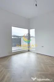 Casă parter, 4 camere, încălzire pardoseală, curte cu gazon și aspersoare 