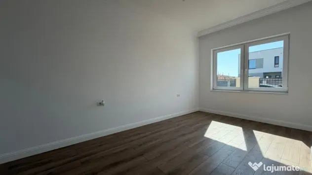 Duplex 120mp | Toate utilitatile | La asfalt | Finisaje supe - Mosnita Noua (Timis)