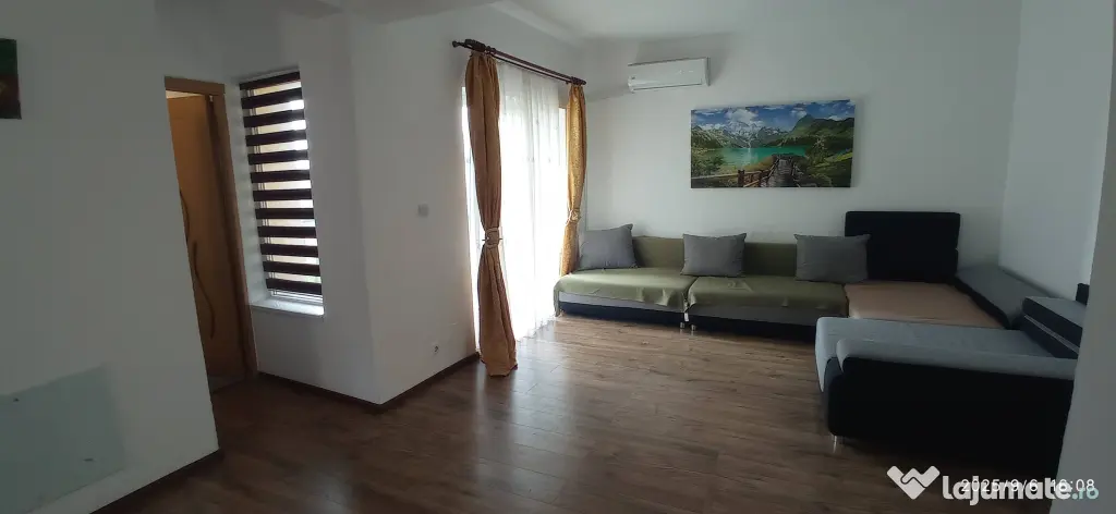 Vand apartament cu 4 camere , Sanmartin