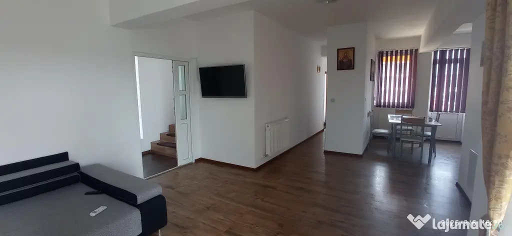 Vand apartament cu 4 camere , Sanmartin