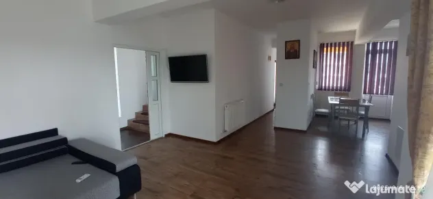 Vand apartament cu 4 camere , Sanmartin