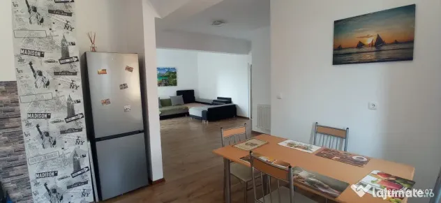 Vand apartament cu 4 camere , Sanmartin