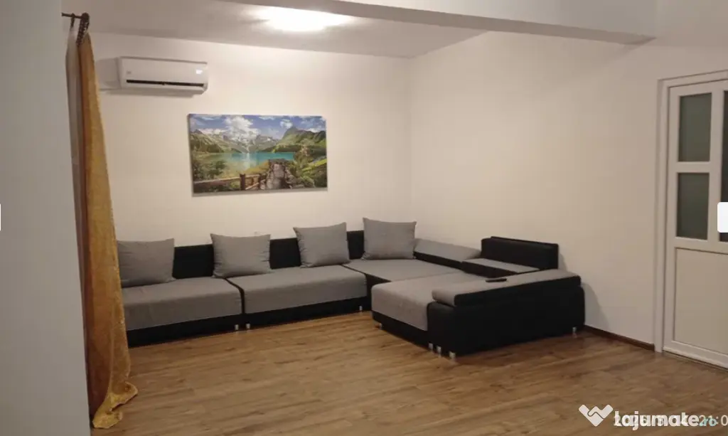 Vand apartament cu 4 camere , Sanmartin