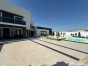 Vilă premium cu piscină încălzită și terasă, mobilat?