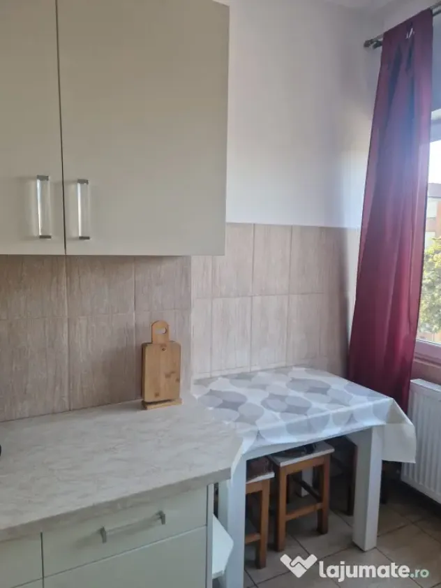 Inchiriere apartament recent renovat 2 camere ultracentral