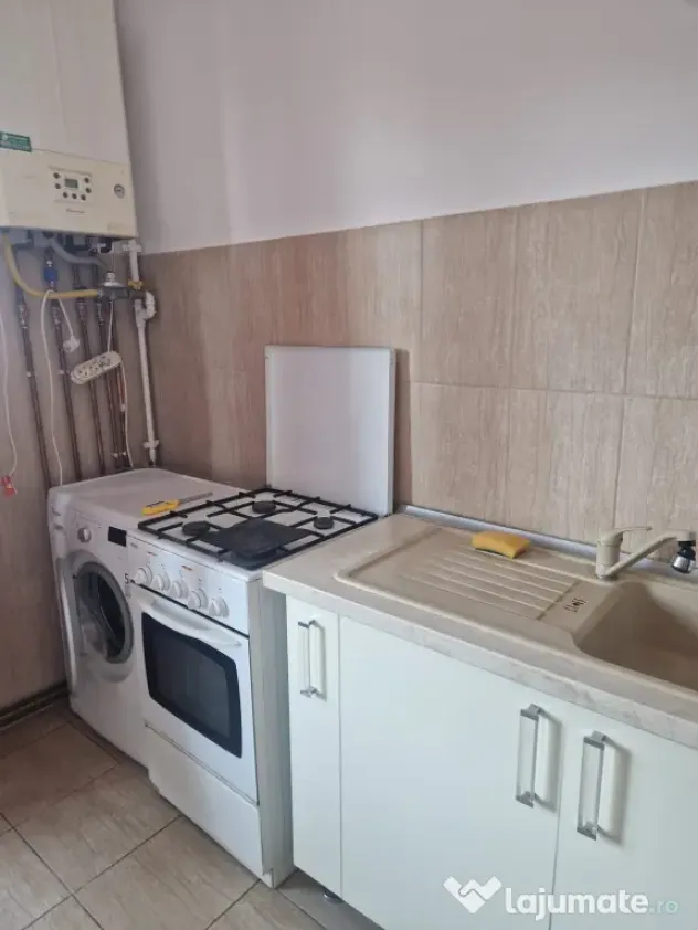 Inchiriere apartament recent renovat 2 camere ultracentral