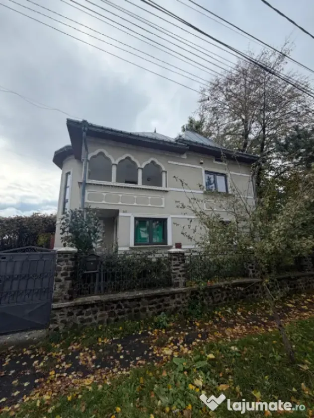 Zona spital , casa individuala, teren 504mp - Radauti (Suceava)