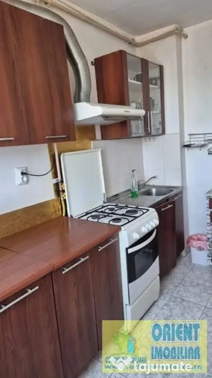 Casa de Cultura, de vanzare apartament 2 camere, gaze, decomandat - Constanta (Constanta)