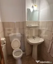 Apartament cu 3 camere DECOMANDAT, 73 mp cu balcon si 2 bai