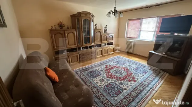 Apartament cu 3 camere DECOMANDAT, 73 mp cu balcon si 2 bai - Orastie (Hunedoara)