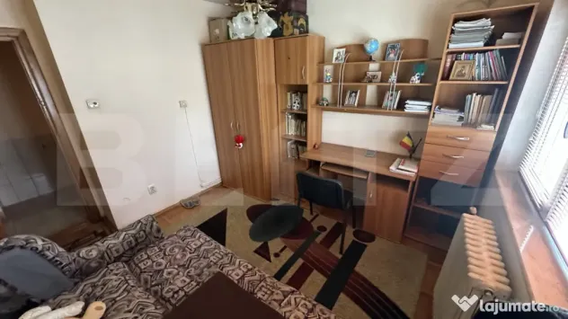 Apartament cu 3 camere DECOMANDAT, 73 mp cu balcon si 2 bai - Orastie (Hunedoara)